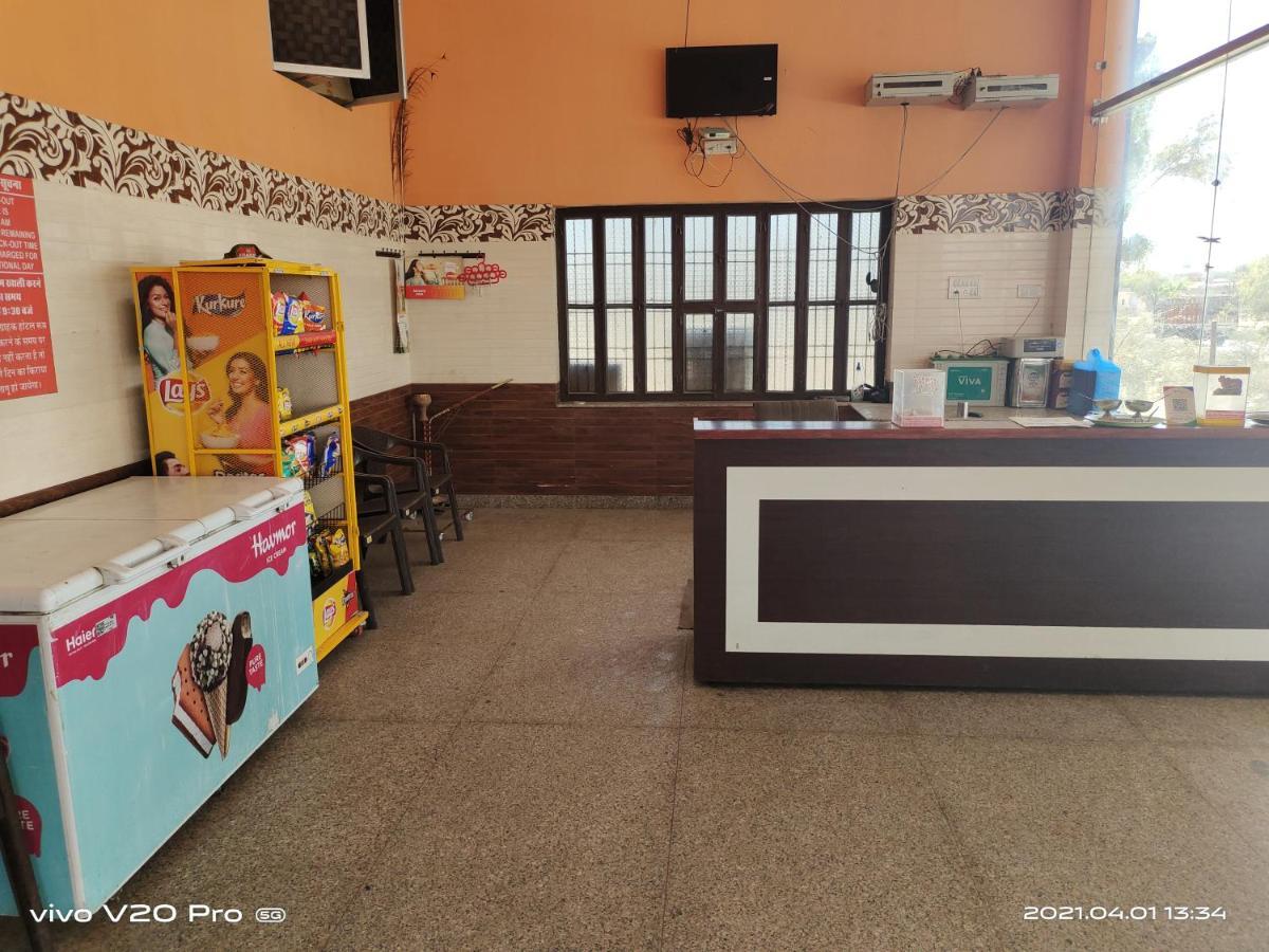 Hotel Purnima Palace Fatehpur  Экстерьер фото